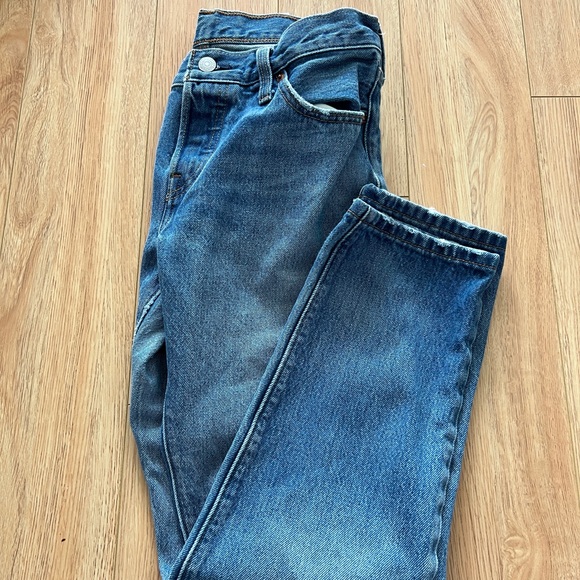 Slouchy mid rise vintage Levi’s - Picture 3 of 6